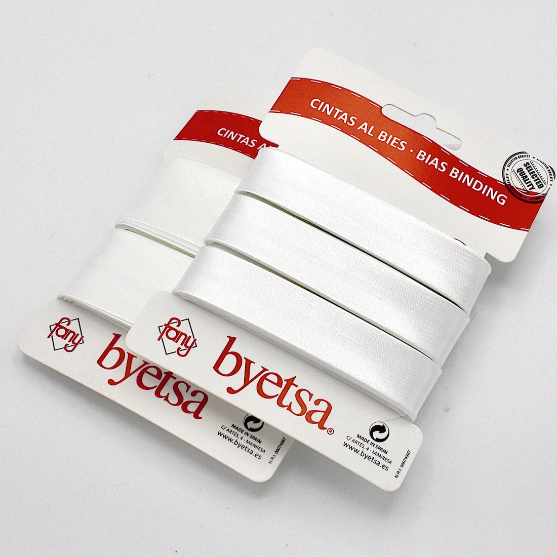5 metres of Pre-packed Satin Bias Binding Tape in 18mm and 30mm width in Soft White 02