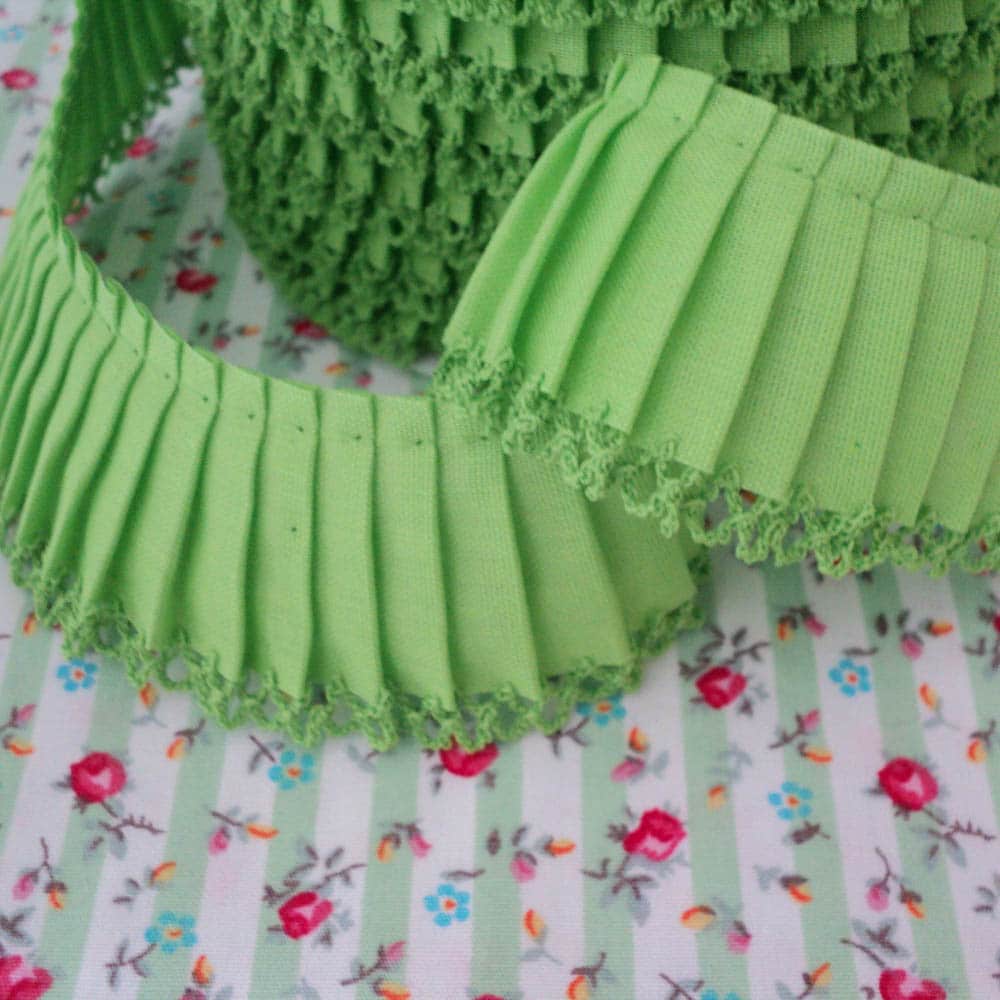 25m roll of Pleated Trim Picot Edging in Lime 56