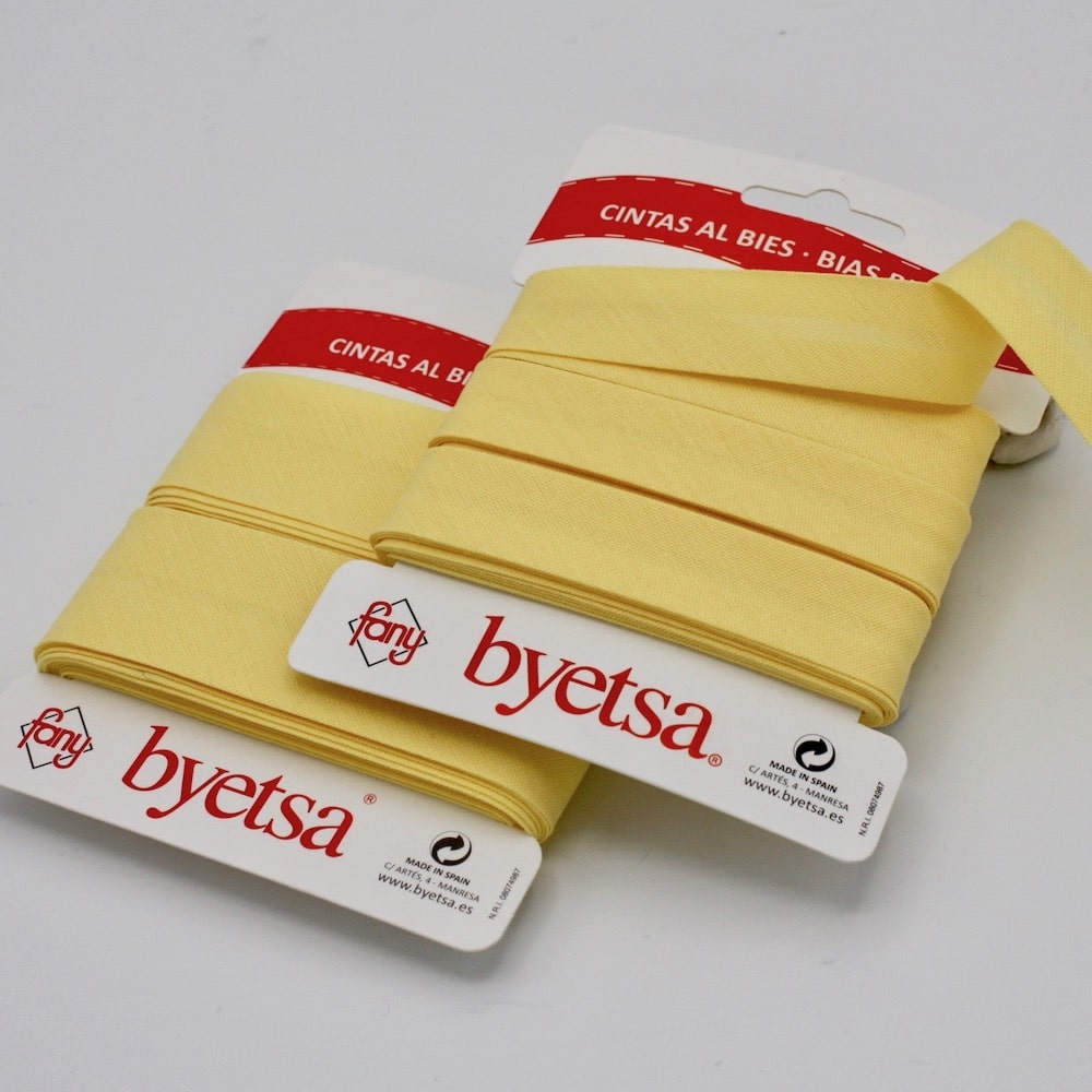 5 metres of Pre-packed Plain Bias Binding Tape in Pastel Yellow 465
