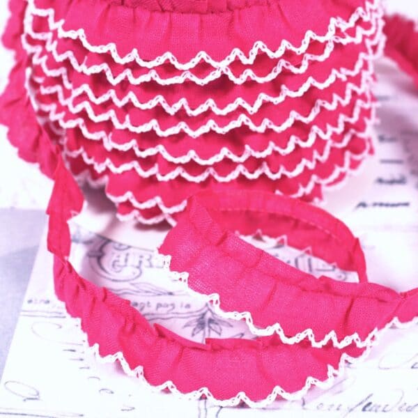 25m roll of Gathered Scalloped Contrast Edge Trim in Cerise 3135