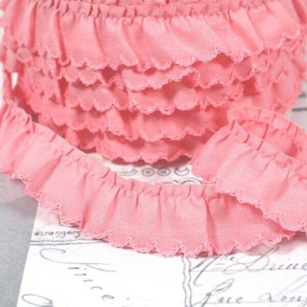 25m roll of Gathered Scalloped Edge Trim in Blush Pink 32