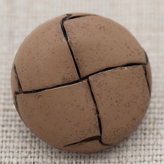 Packet of 15mm Vintage Football Button in Nutmeg