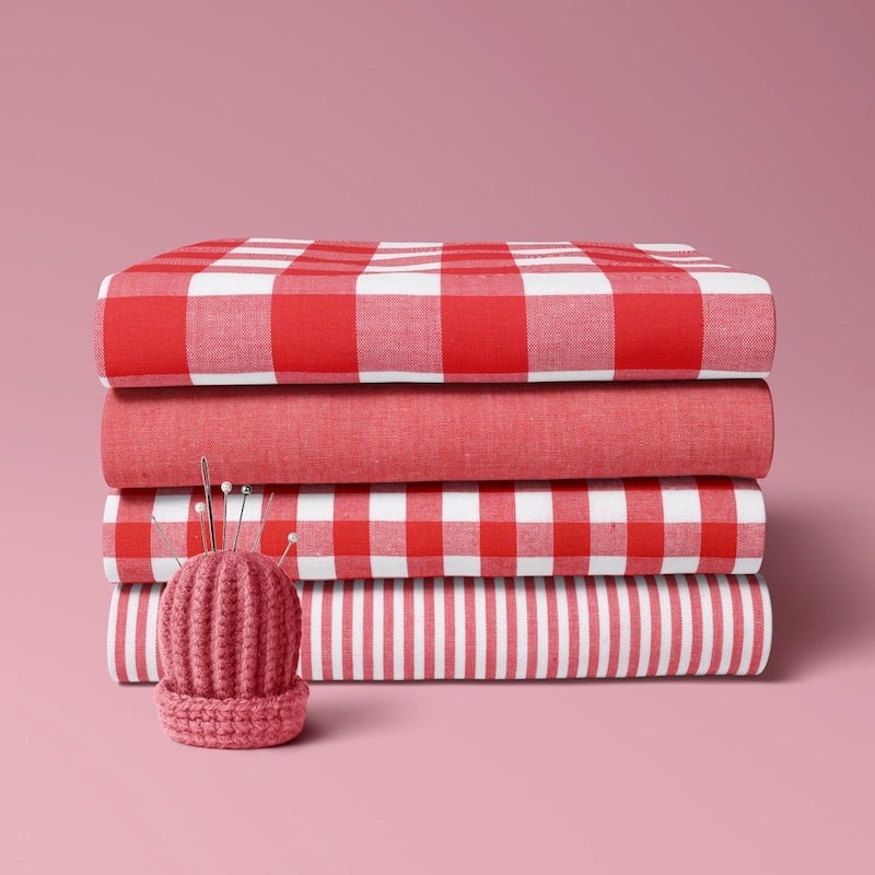4 x folded cotton fabric bundle in red
